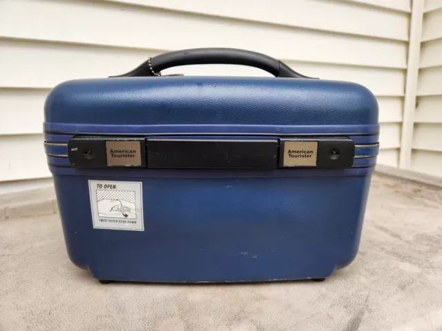 VINTAGE AMERICAN TOURISTER Hard Shell Train Case Make Up  Cosmetic Luggage Blue