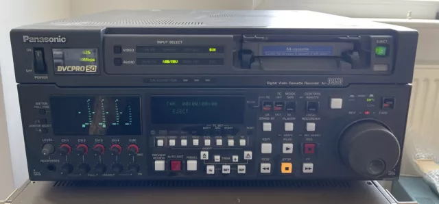 PANASONIC AJ-D950 DVCPRO 50 MASTER DV PAL / NTSC SDI 4:2:2 Videorecorder