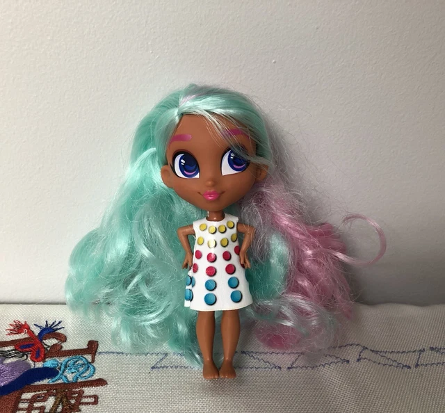 HAIRDORABLES DEE DEE Doll Series 2 Surprises Just Play Toy Green & Pink