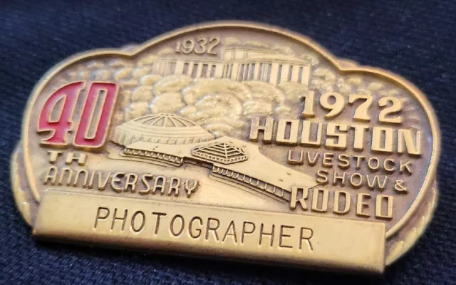 1972 Houston Livestock Show and Rodeo PHOTOGRAPHER. 40th anniv Badge Pin.  E 378