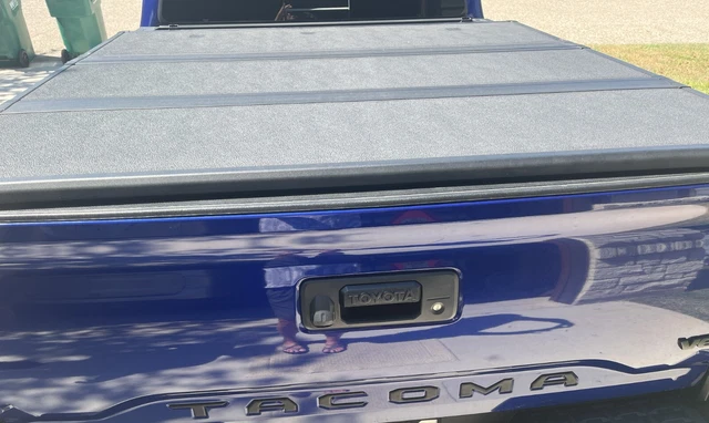 Extang Solid Fold 2.0 Tonneau Cover Fits 2016 - 2023 Toyota Tacoma 5ft bed