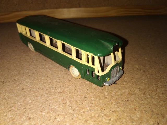 ANCIEN AUTOBUS PARISIEN SOMUA PANHARD FABRIQUE MECCANO DINKY TOYS A RESTAURER