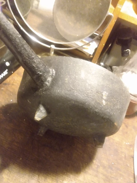 Antique Crisset Cast Iron Rush Dip Pan Circa 18th Century 9"Dia. 3-1/4"Deep 7 lb 2
