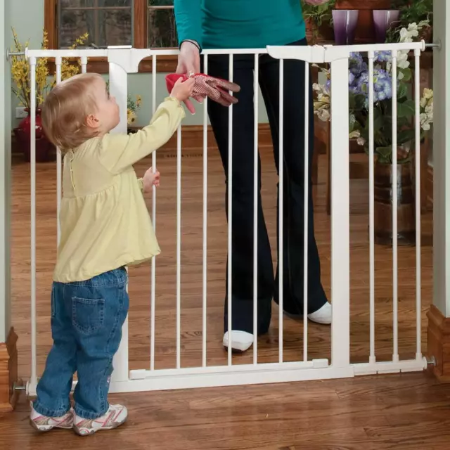 KidCo Tall & Wide Auto Close Gateway - White