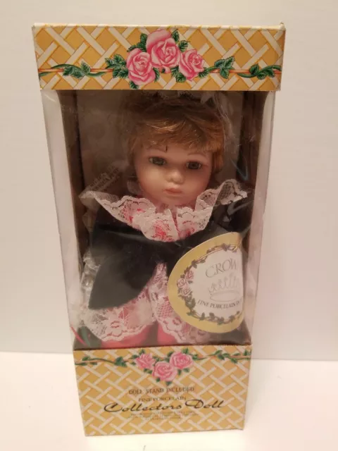 Crowne Fine Porcelain Doll Holly Vintage 1998 Stand COA NIB Green Coat Handmade