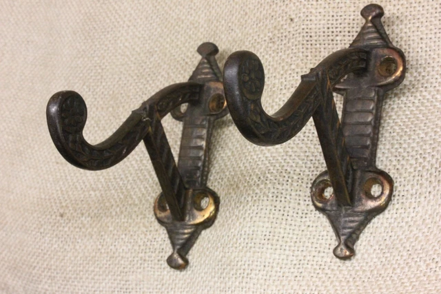 2 Old Flower Coat Hooks Bath Robe House Farm Wardrobe Fancy Iron BROKEN 3