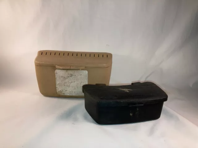 VTG.OLD PAL AND Vlchek Vented Plastic Belt Bait Box-Fishing Worm / Tackle  Holder $19.95 - PicClick