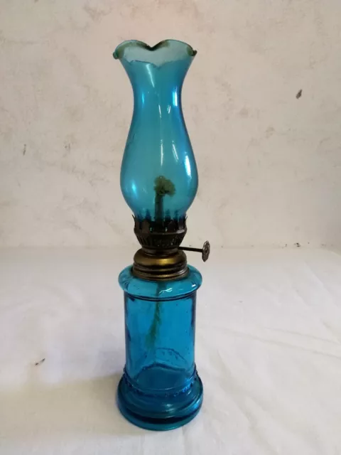 Petite Lampe À Pétrole En Verre Bleu