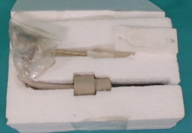 LAARS Part No. 2400-046 Igniter ASSY Replacement Kit Brand-NEW Open Box