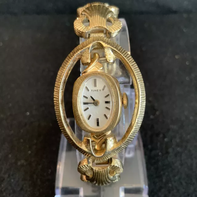 WORKS! Vintage Ladies Women’s Manual Wind Up Wristwatch- Timex