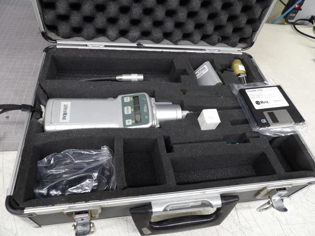 RAE Systems Ultra RAE PGM7200 PID Photoionization Gas Detector With Carry Case M