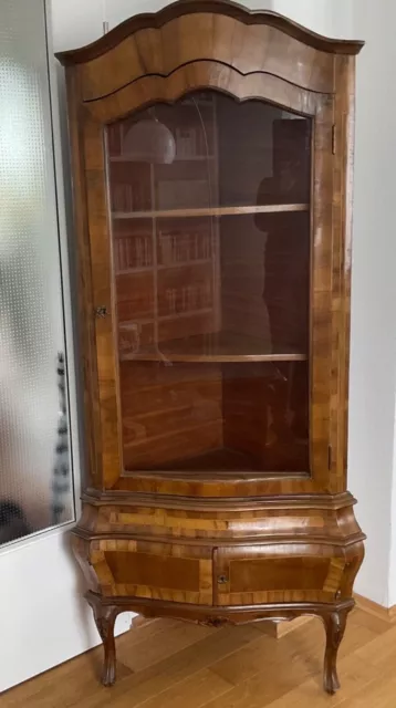 Eckvitrine Antik  Nussbaum H: 178 cm Schenkellänge  50 cm