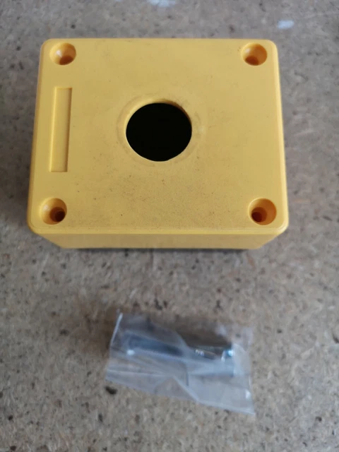 Lovato 8L2PP1A5 Scatola contenitore con pulsante singolo - nuovo lotto scatole polverose vecchie magazzino 5