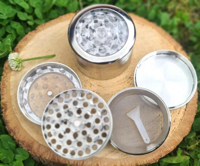 Produktbild von Design Metall Grinder Crusher Sieb Tabak Gewürz Kräüter