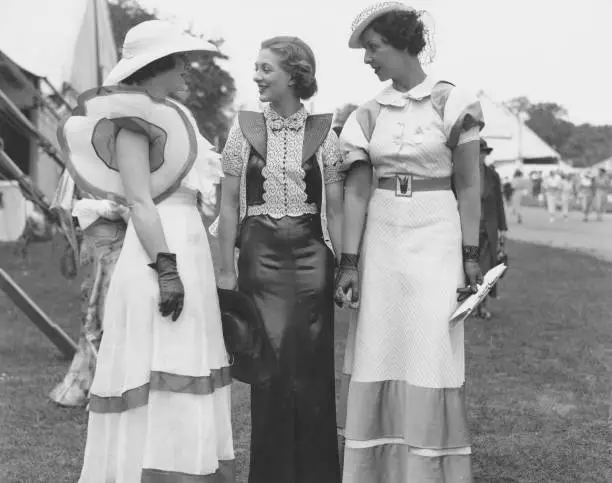 Three Female Guests In London's Hyde Park 1935 Old Photo