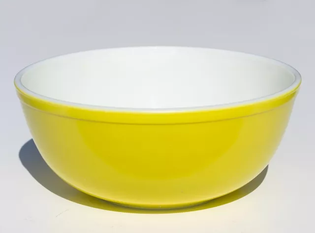 Vintage Pyrex YELLOW Large Nesting Mixing Bowl 4 Qt 10 1/2" wide Milk Glass