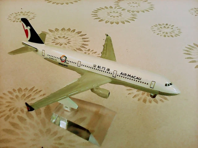 HERPA AVION AIRLINES 1/500 - Airbus A321 Aero LLoyd FC Bayern München