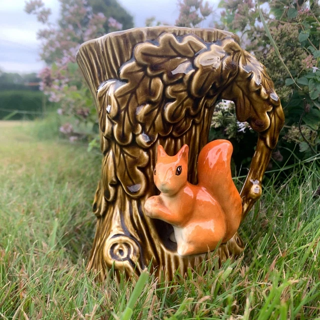 Brown Woodland SylvaC Squirrel in Oak Tree Pattern 4241  Vase Made in England