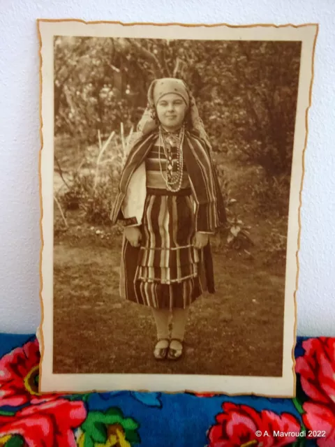 Un costume folk vintage fatto a mano metà del XX secolo per ragazze festa polacca
