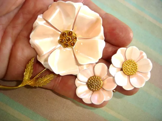 Vintage Pink Pearlized Enamel FLOWER Amber Rhinestones Pin Brooch & Earrings SET