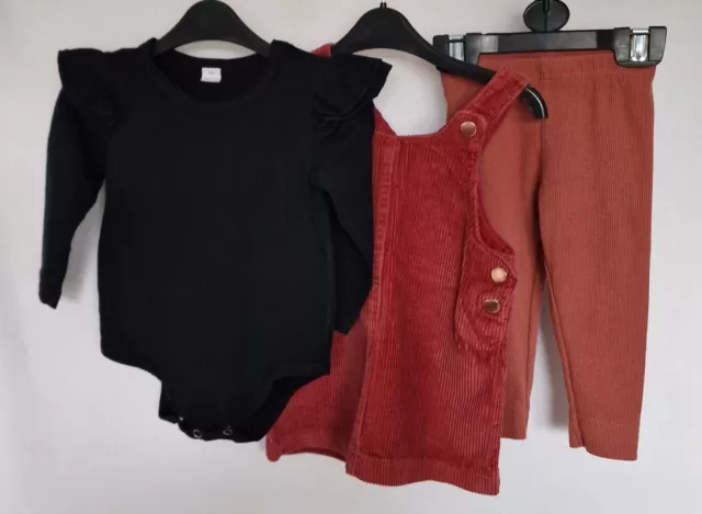 Pacchetto vestiti per bambine età 6-12 m. Usato. Condizioni perfette. 🙂