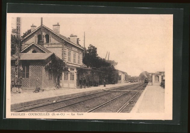 CPA Presles, La Gare Presles-Courcelles, La Gare