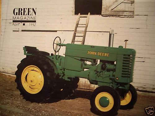 John Deere Late Styled B tractor - Green Magazine - thresher