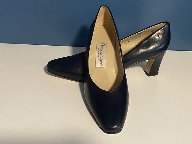 etienne aigner classic pumps