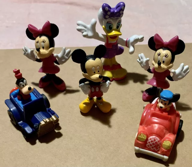 Disney Characters Figures Lot Mickey Minnie Mouse Daphne Duck & Goofy