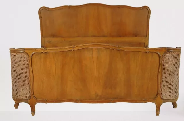 Chippendale Doppelbett mit Bastgeflecht gefertigt um 1920/30 Antik Kolosseum