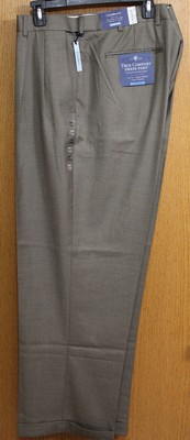Mens Croft & Barrow Wheat Classic Fit Cuffed Dress Pant Size 42 X 30