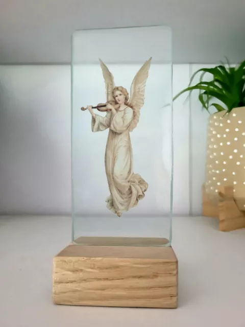 Angel Suncatcher forno in vetro colorato cotto con base espositiva in legno angeli casa