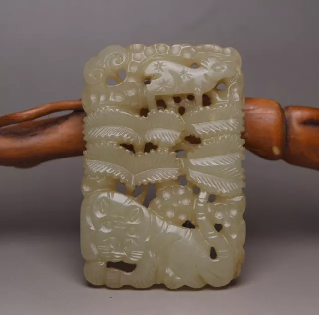 Chinese Natural Hetian Jade Carving Tiger Deer Statue Exquisite Pendant Jewelry