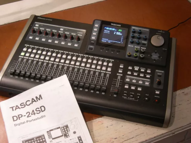 Tascam DP 24 SD Portastudio