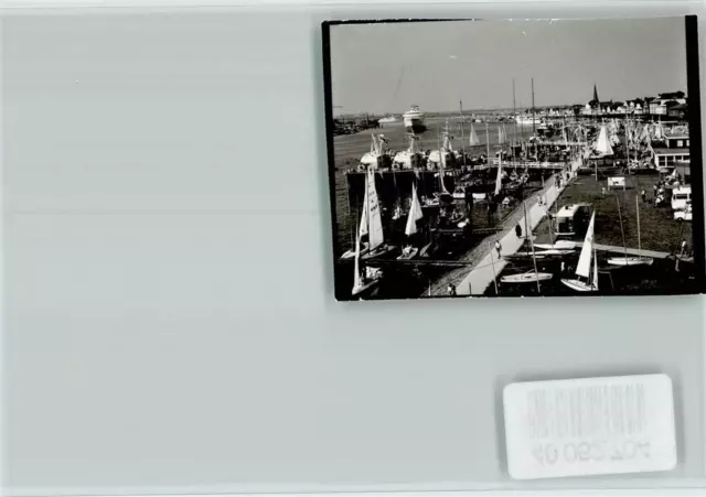 40062704 - 2401 Travemuende Drei Kanonenboote Hafen Haefen
