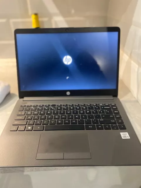 Hp 250 G8 Windows 10 Pro, Laptop Core i3 8gRam, ( 1 TB Hdd ) 1.20Ghz