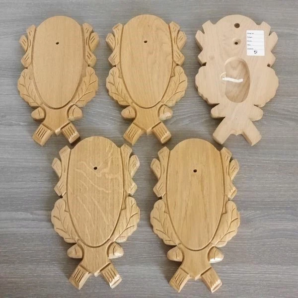 10 Stück Reh Trophäenschilder - Geschnitzte Geweihschilder Eiche Hell Mit Kieferfach