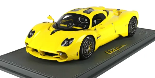 Pagani Utopia With Display 1/18 - P18223F BBR