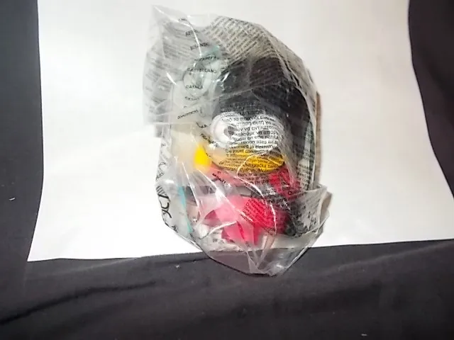 McDonalds happy meal toy 2015 minions red guard minion new and sealed 40930-18
