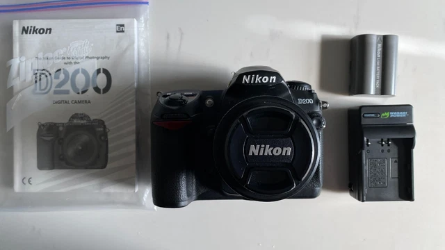 Nikon D200 10.2 MP Digital SLR Camera with 35mm 1.8g lens