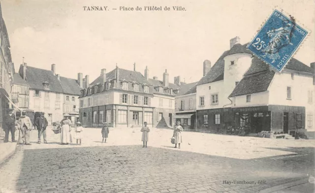 TANNAY - Place de l'hôtel de ville