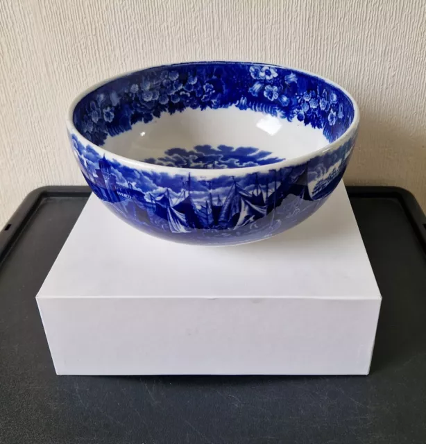 19th Century Wedgwood Etruria ‘Ferrara’ Blue & White 24cm Diameter  Large Bowl