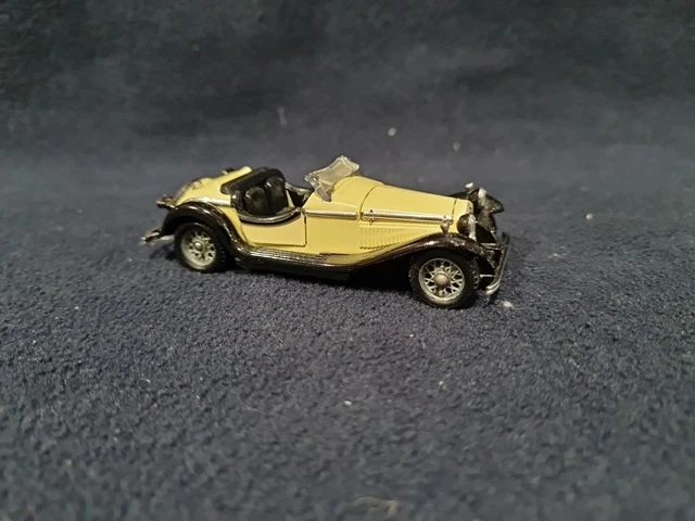 Miniature Politoys 1/43 - Alfa Romeo Quattroruote Zagato 532 - Occasion
