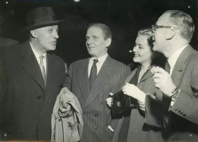 Charles Boyer, Dominique et Pierre Blanchard, à Paris Vintage silver print Tir