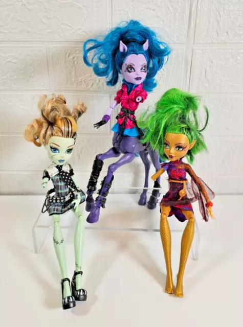 Monster high Doll Avea Trotter Freaky Fusion, Jinafire, Frankie Stein bundle