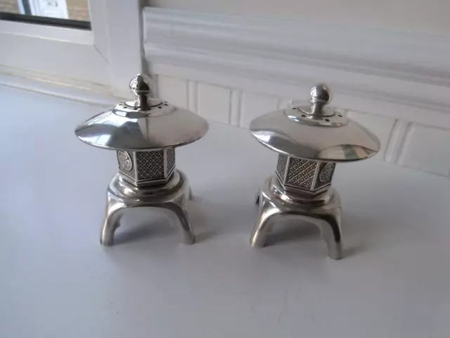 Sterling Silver: Salt And Pepper Shakers Modelled As Oriental Pagodas