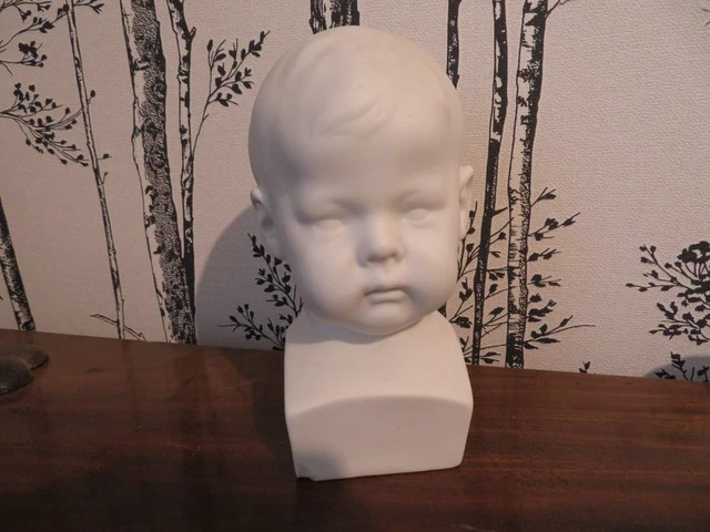 Mignon Bébé En Porcelaine 27 Cm - Statuette D'occasion Pleine De Caractère