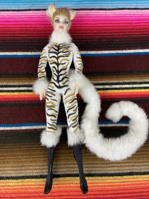 Barbie Lounge Kitties White Tiger C2478 Mattel 2003 With Tail