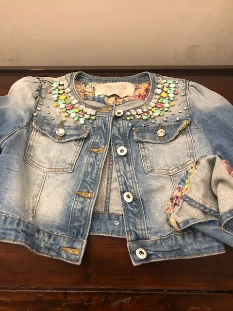 Giubbino jeans sales con applicazioni