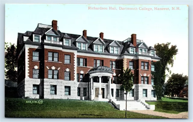 Postcard Richardson Hall, Dartmouth College, Hanover NH I186